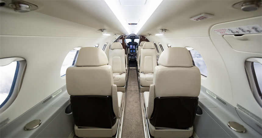 Embraer Phenom 300 - Light Jet