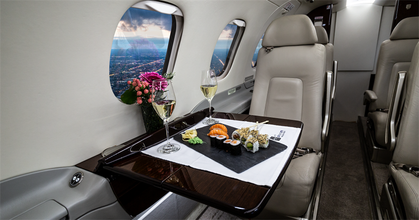 Embraer Phenom 300 - Light Jet