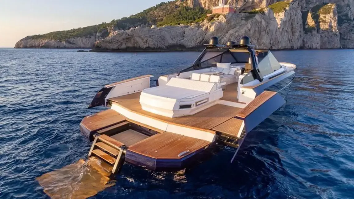 Photo 1 of yacht Absolem - EVO R6 18m walkaround day-boat