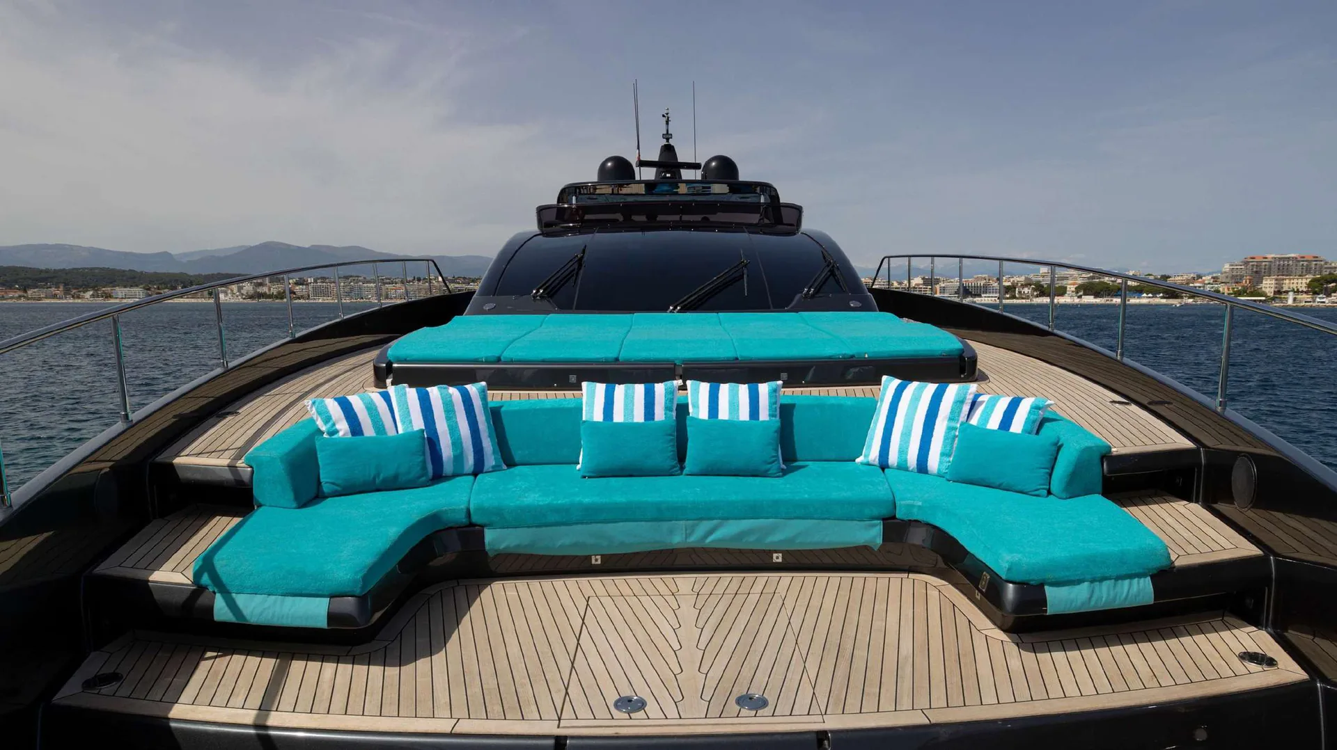 Photo 9 of yacht Ariyas - Riva 100' Corsaro 30m flybridge