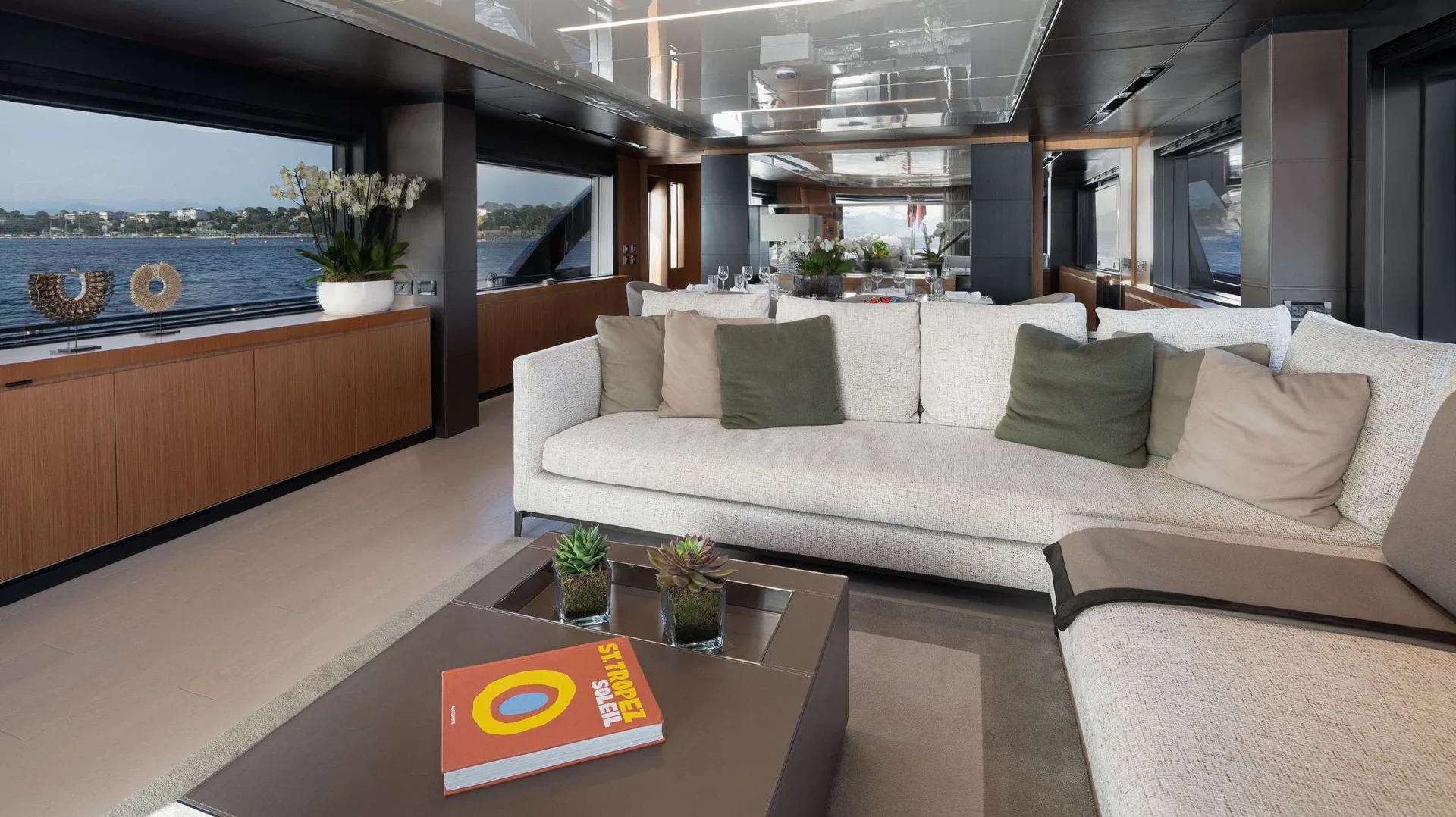Photo 14 of yacht Ariyas - Riva 100' Corsaro 30m flybridge