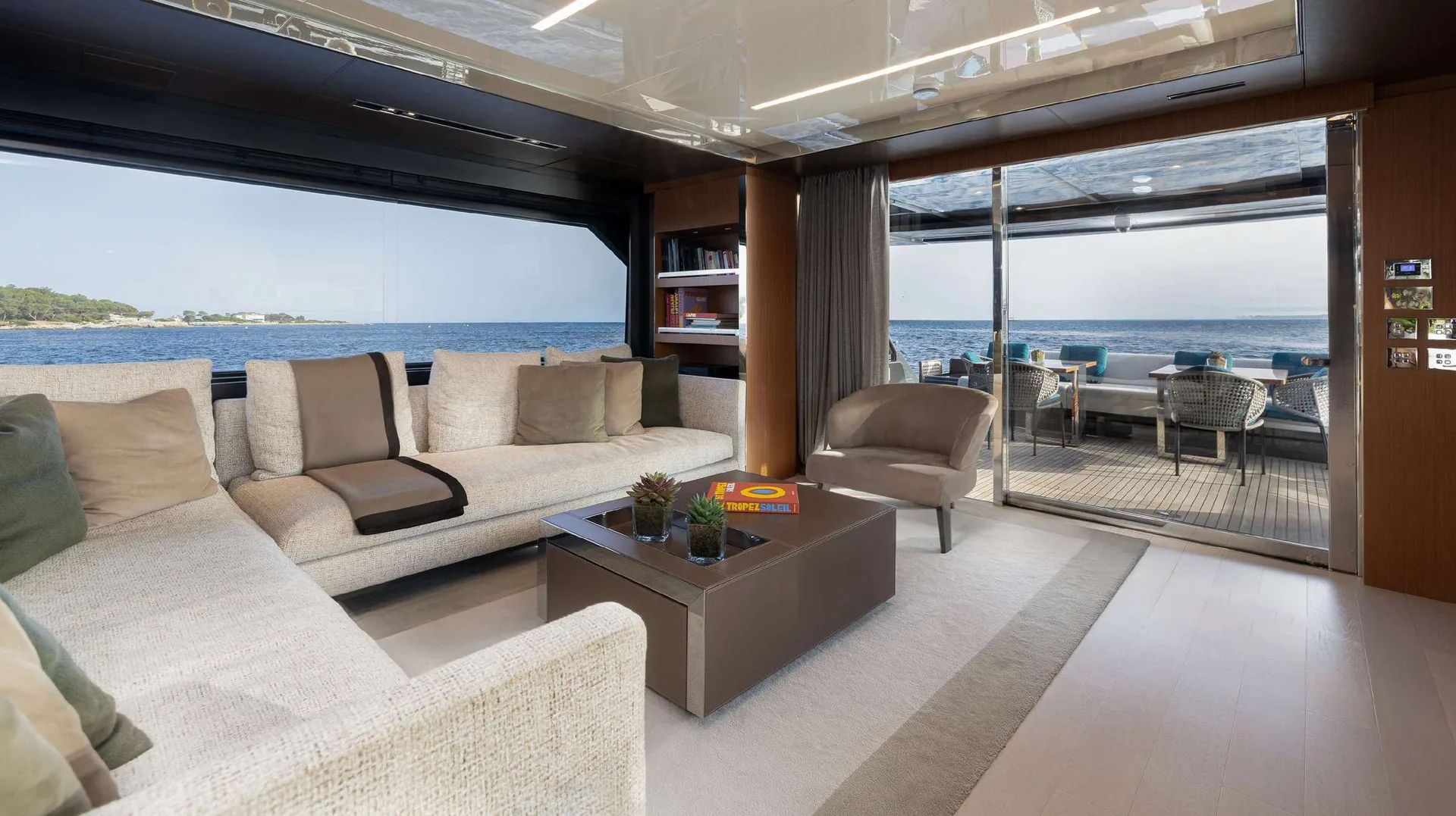Photo 15 of yacht Ariyas - Riva 100' Corsaro 30m flybridge