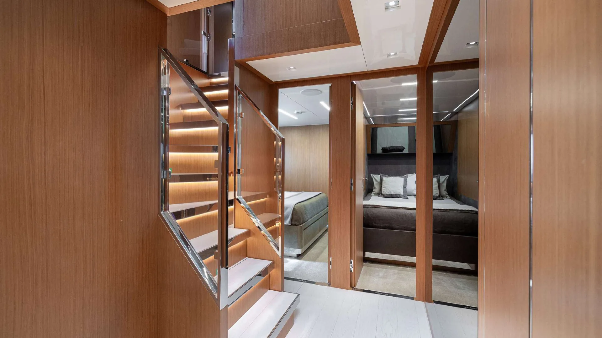 Photo 21 of yacht Ariyas - Riva 100' Corsaro 30m flybridge