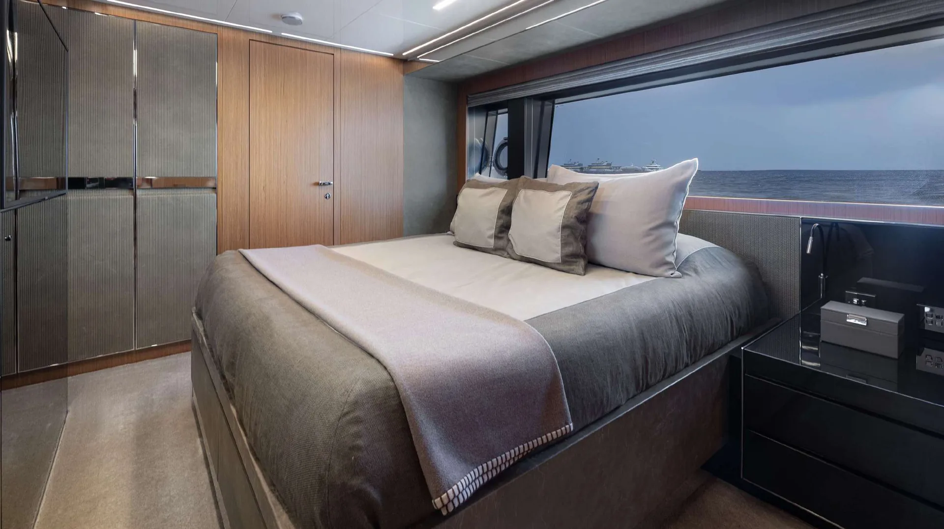 Photo 22 of yacht Ariyas - Riva 100' Corsaro 30m flybridge