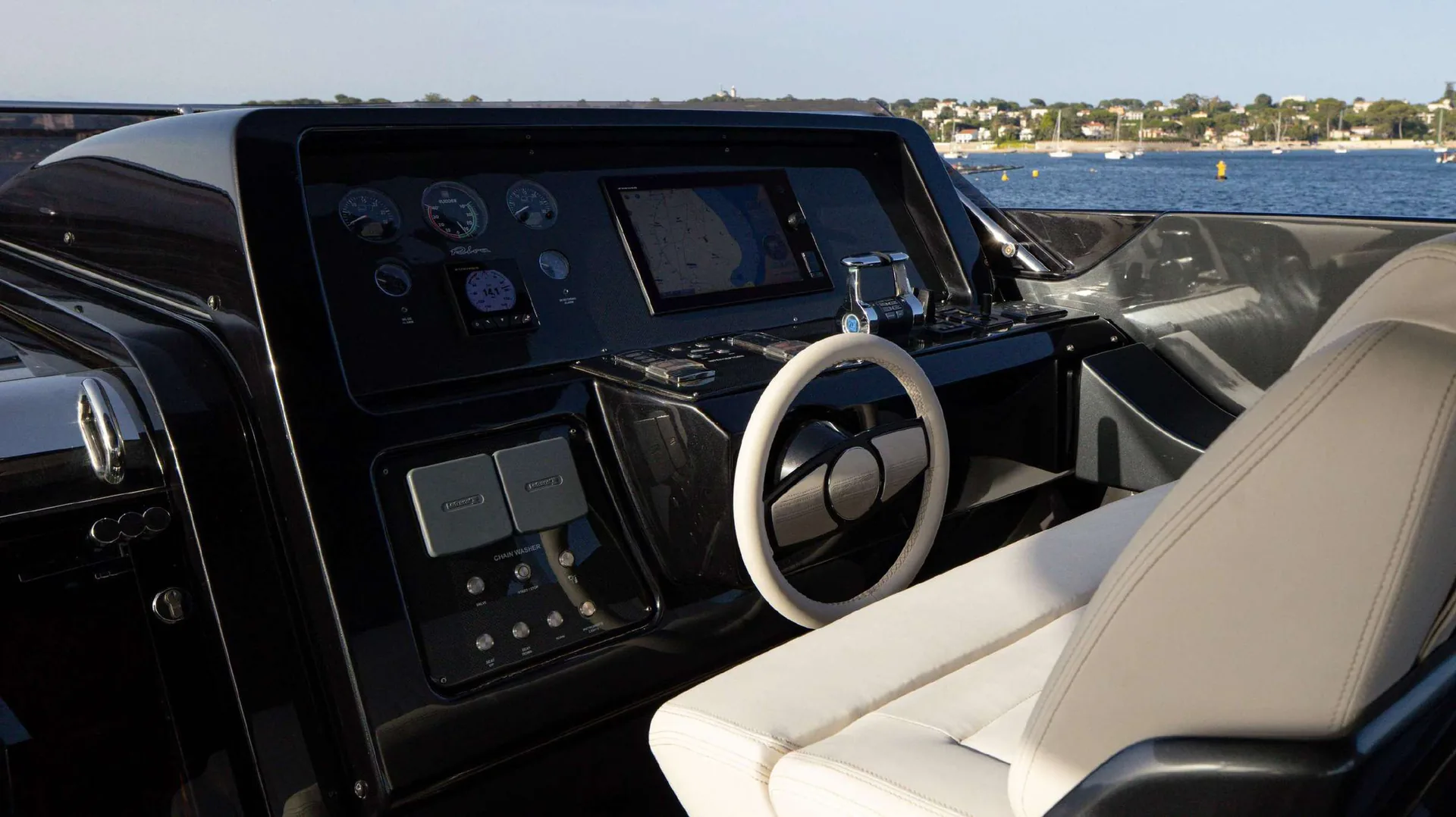 Photo 29 of yacht Ariyas - Riva 100' Corsaro 30m flybridge
