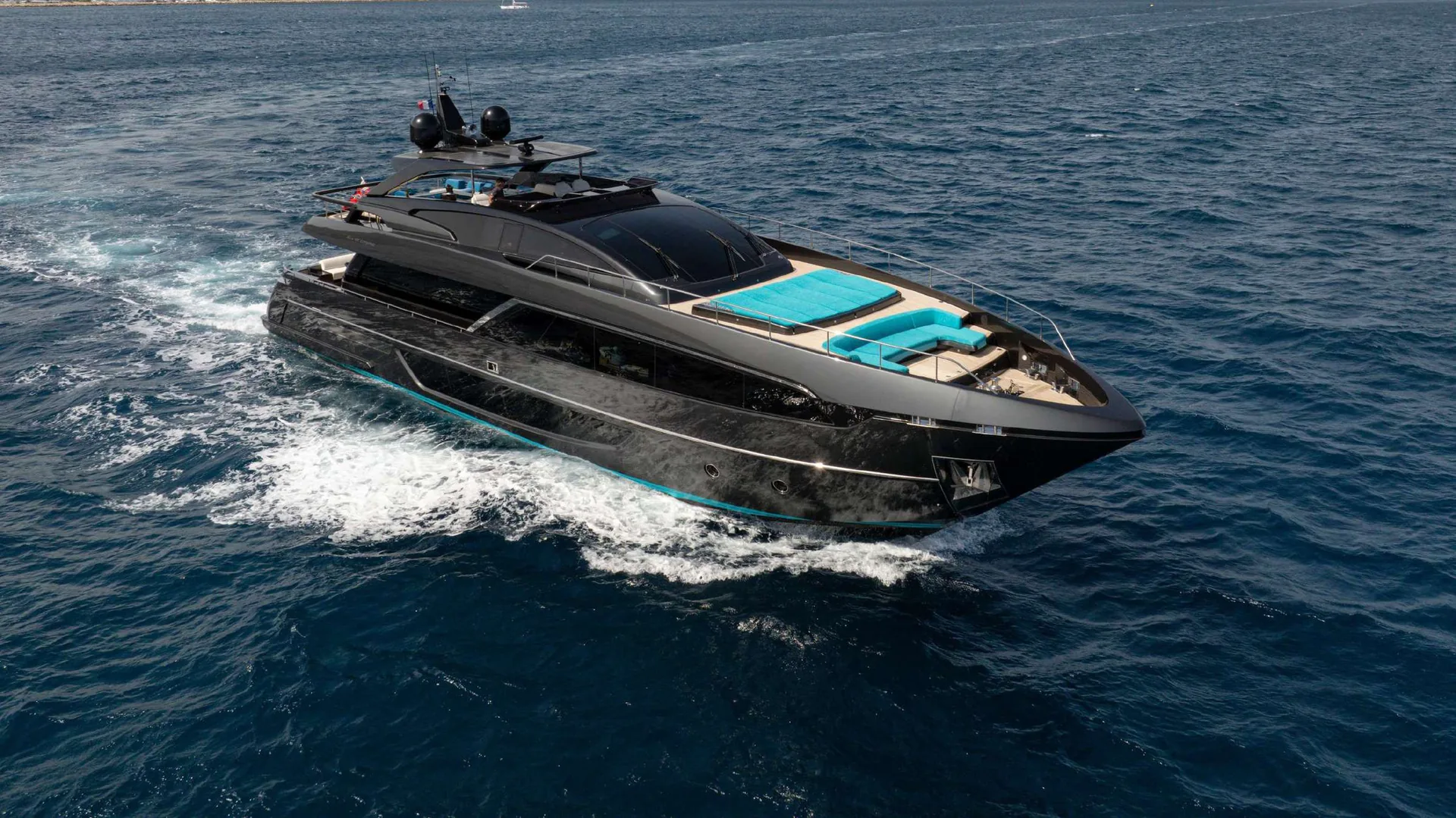 Photo 30 of yacht Ariyas - Riva 100' Corsaro 30m flybridge