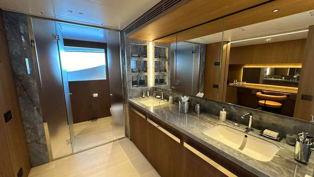 Photo 34 of yacht Cosmico - Benetti Oasis 40M brand new 2024