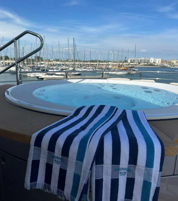 Photo 45 of yacht Cosmico - Benetti Oasis 40M brand new 2024