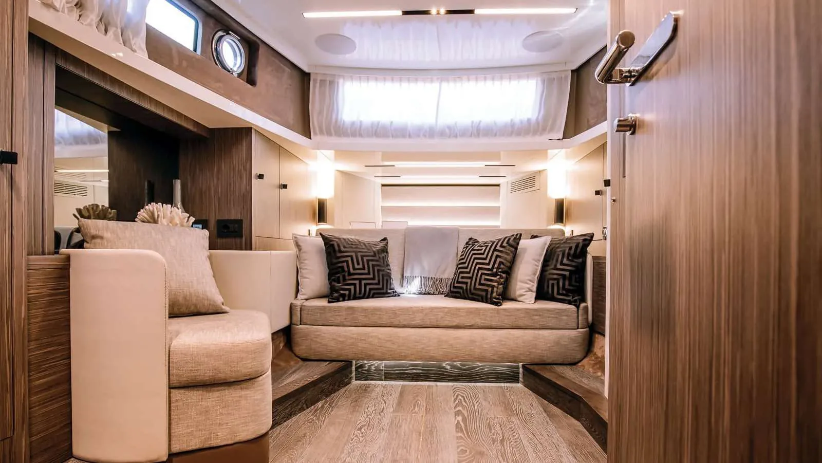 Photo 4 of yacht Cranchi A46 - Open Cranchi 14m