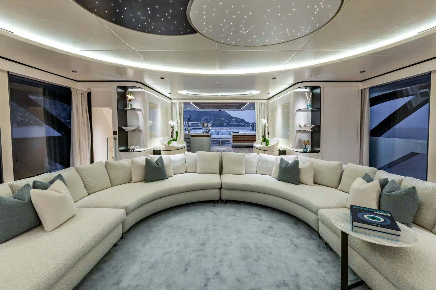 Photo 10 of yacht Felicita - Mangusta Oceano 50 charter superyacht