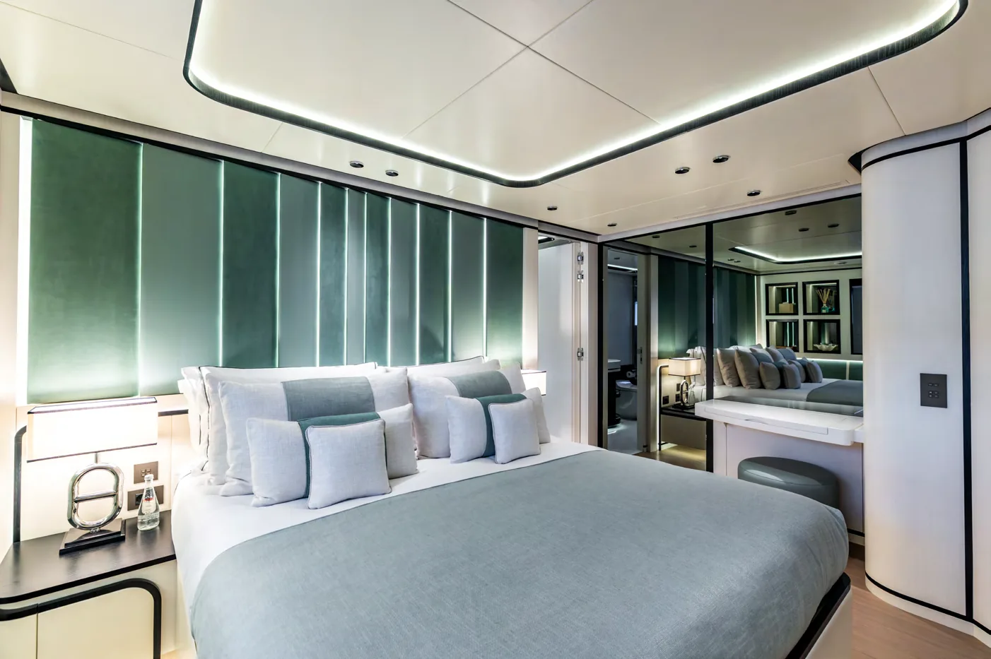 Photo 18 of yacht Felicita - Mangusta Oceano 50 charter superyacht