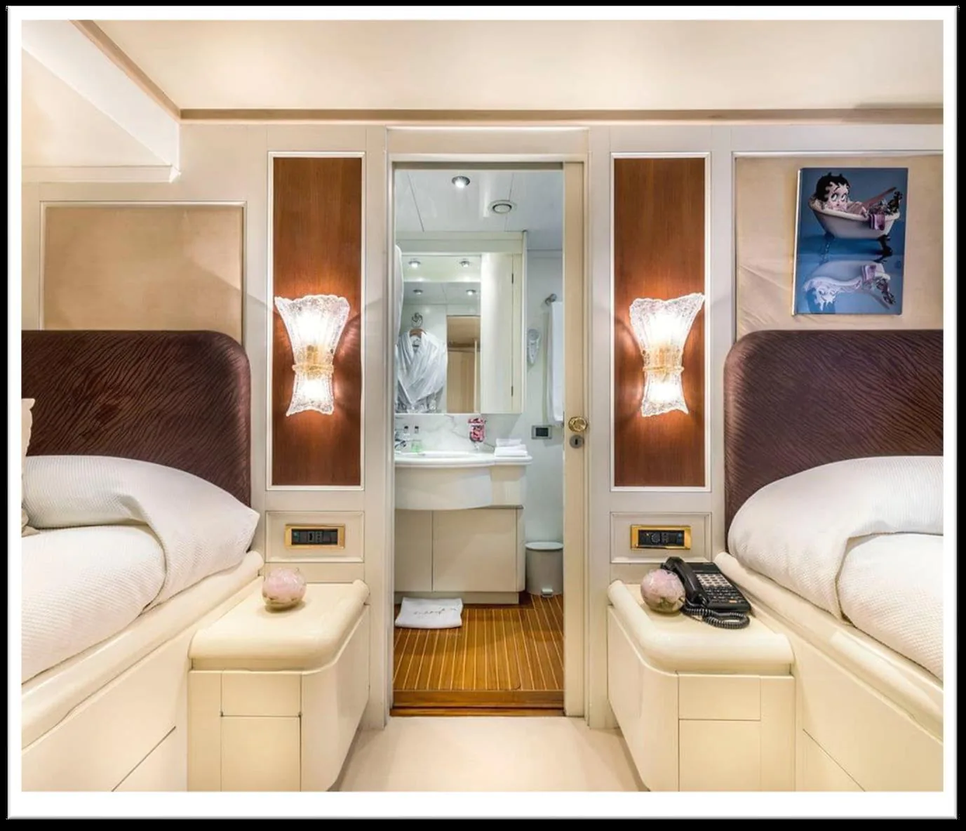 Photo 10 of yacht Jojo - Feadship-style classic 40m