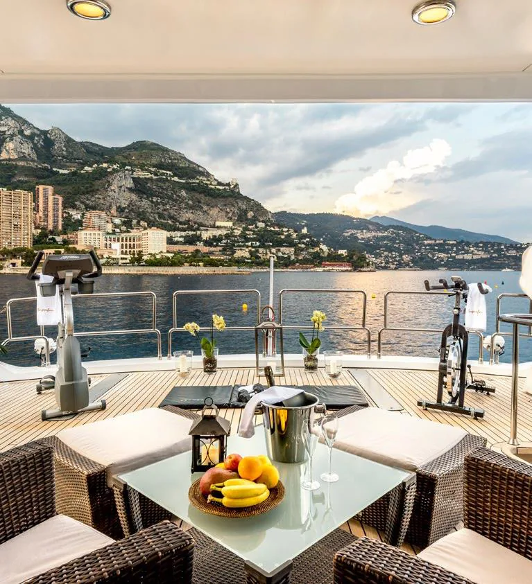 Photo 11 of yacht Jojo - Feadship-style classic 40m