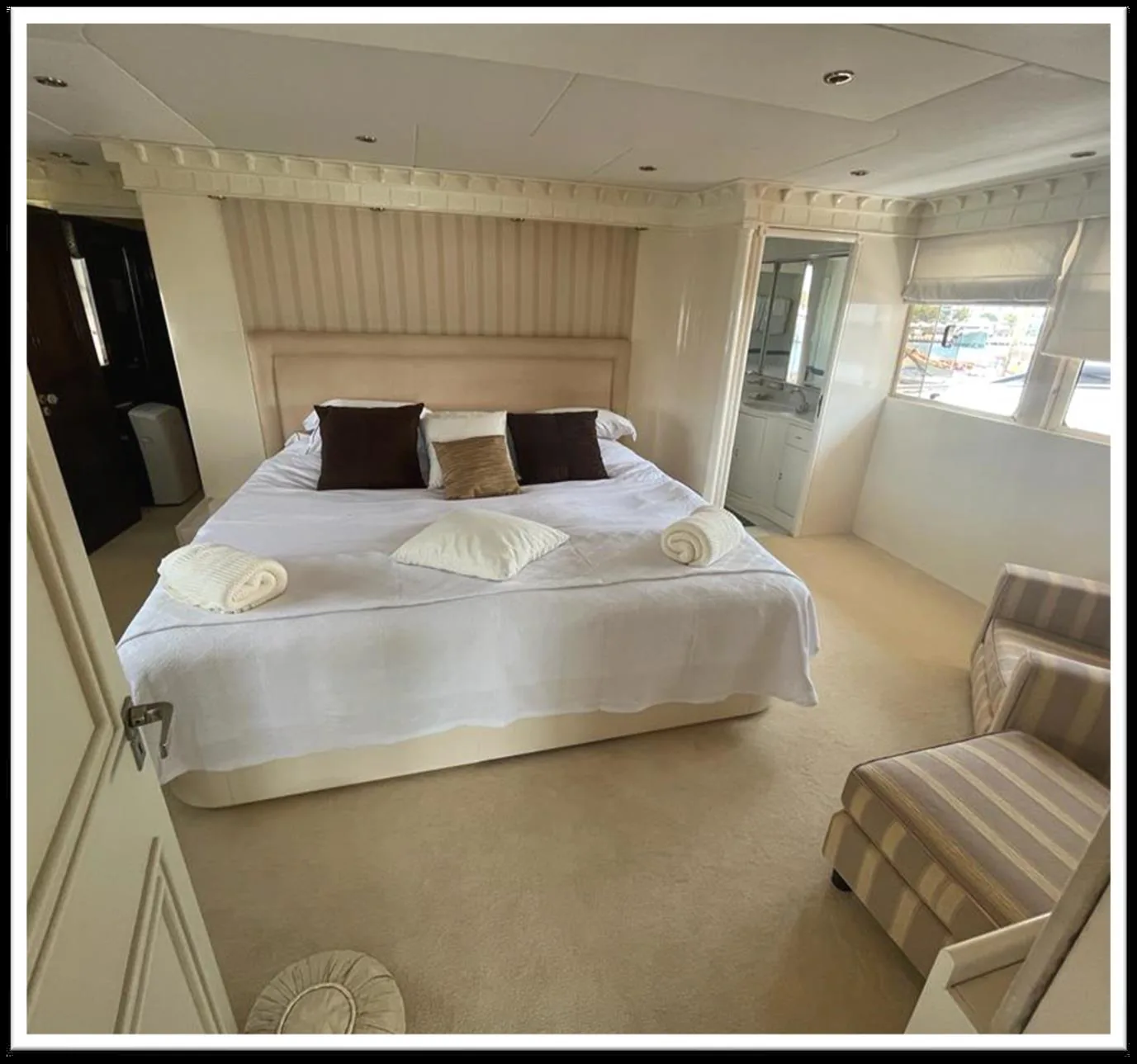 Photo 12 of yacht Jojo - Feadship-style classic 40m