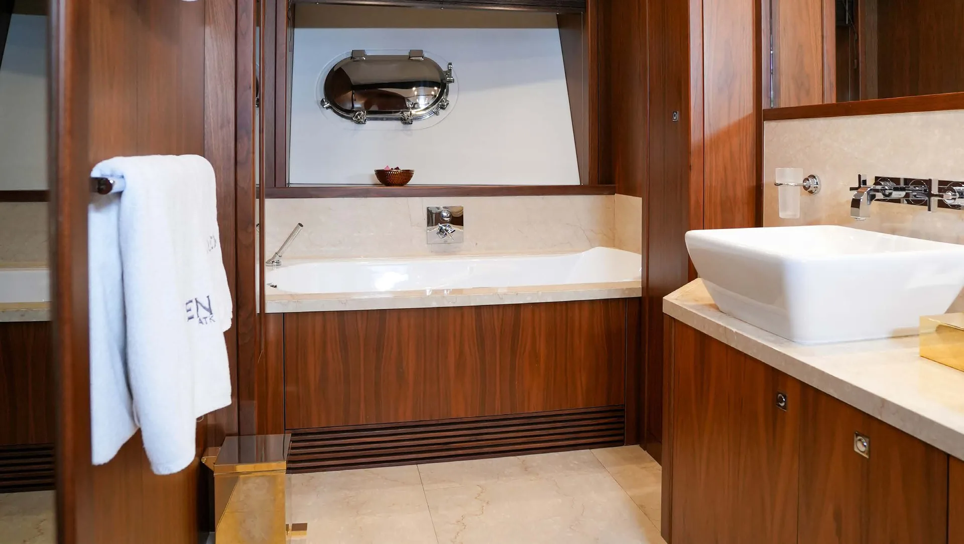 Photo 17 of yacht Lucien - Sunseeker 40m Ralph Lauren