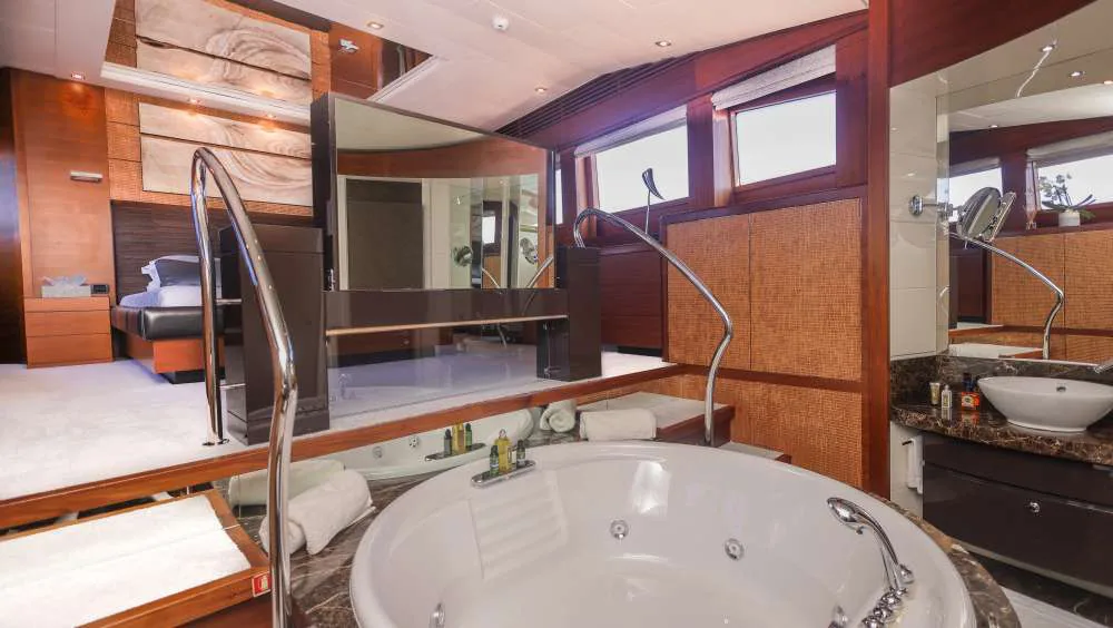 Photo 25 of yacht Matsu - ISA Yachts 37m refit 2025