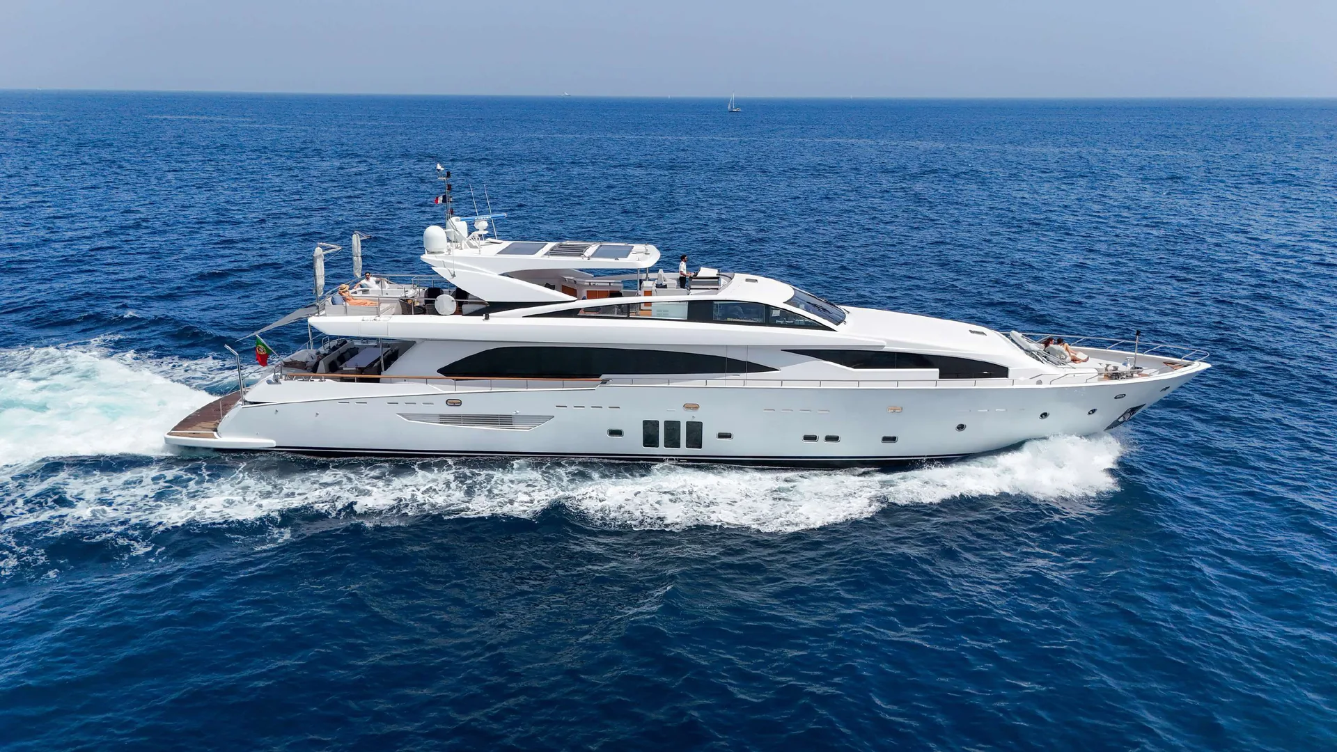 Millesime - Guy Couach 37m Michelin-starred chef for charter from Cannes