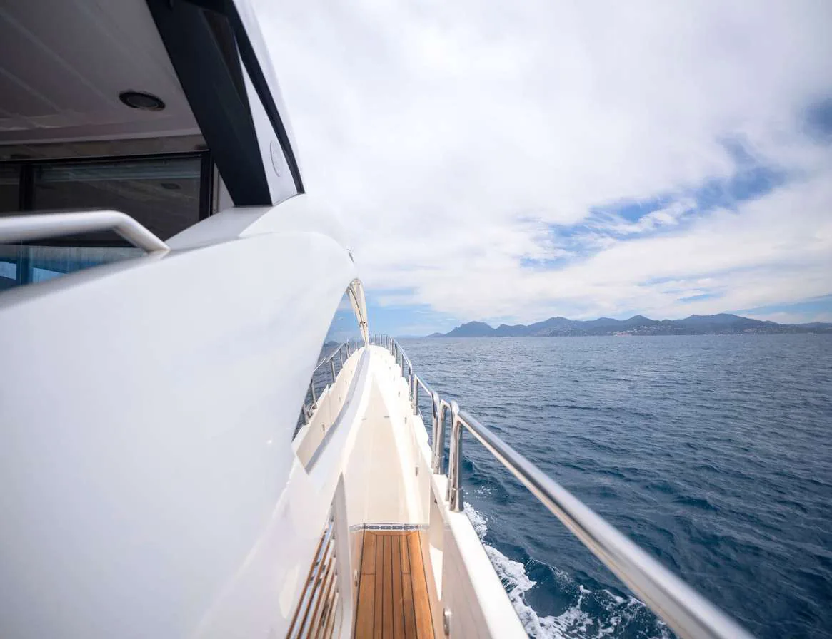 Photo 14 of yacht Palumba - Sunseeker Predator 84