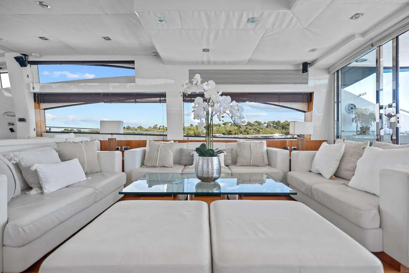 Photo 18 of yacht Palumba - Sunseeker Predator 84