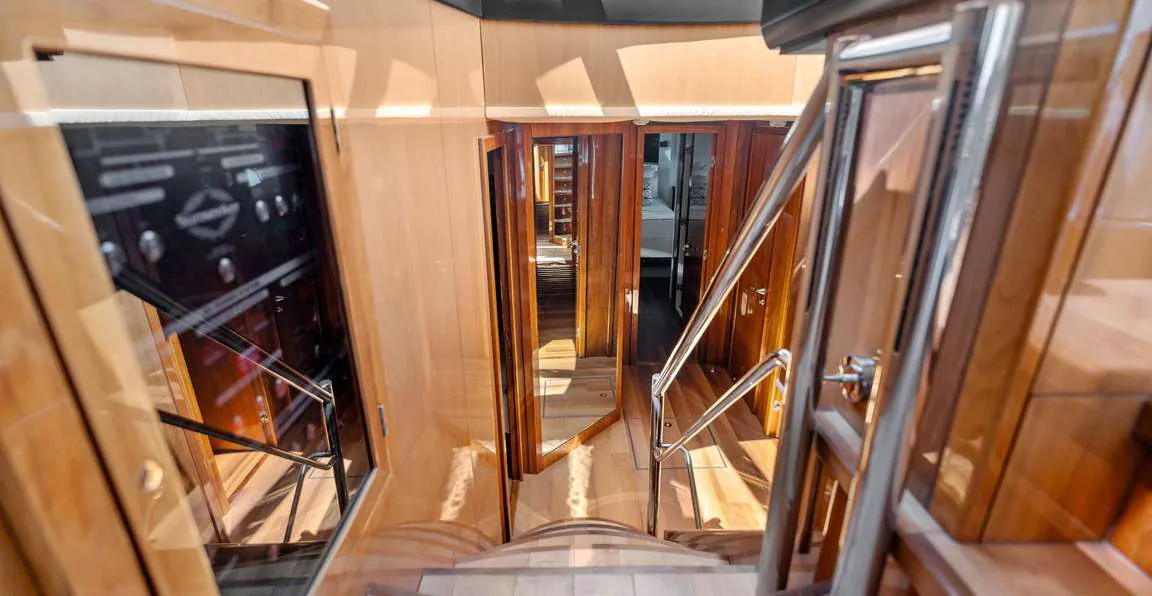 Photo 20 of yacht Palumba - Sunseeker Predator 84