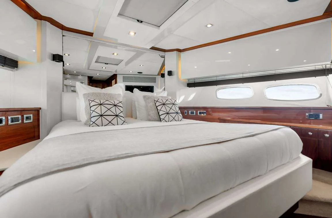 Photo 28 of yacht Palumba - Sunseeker Predator 84