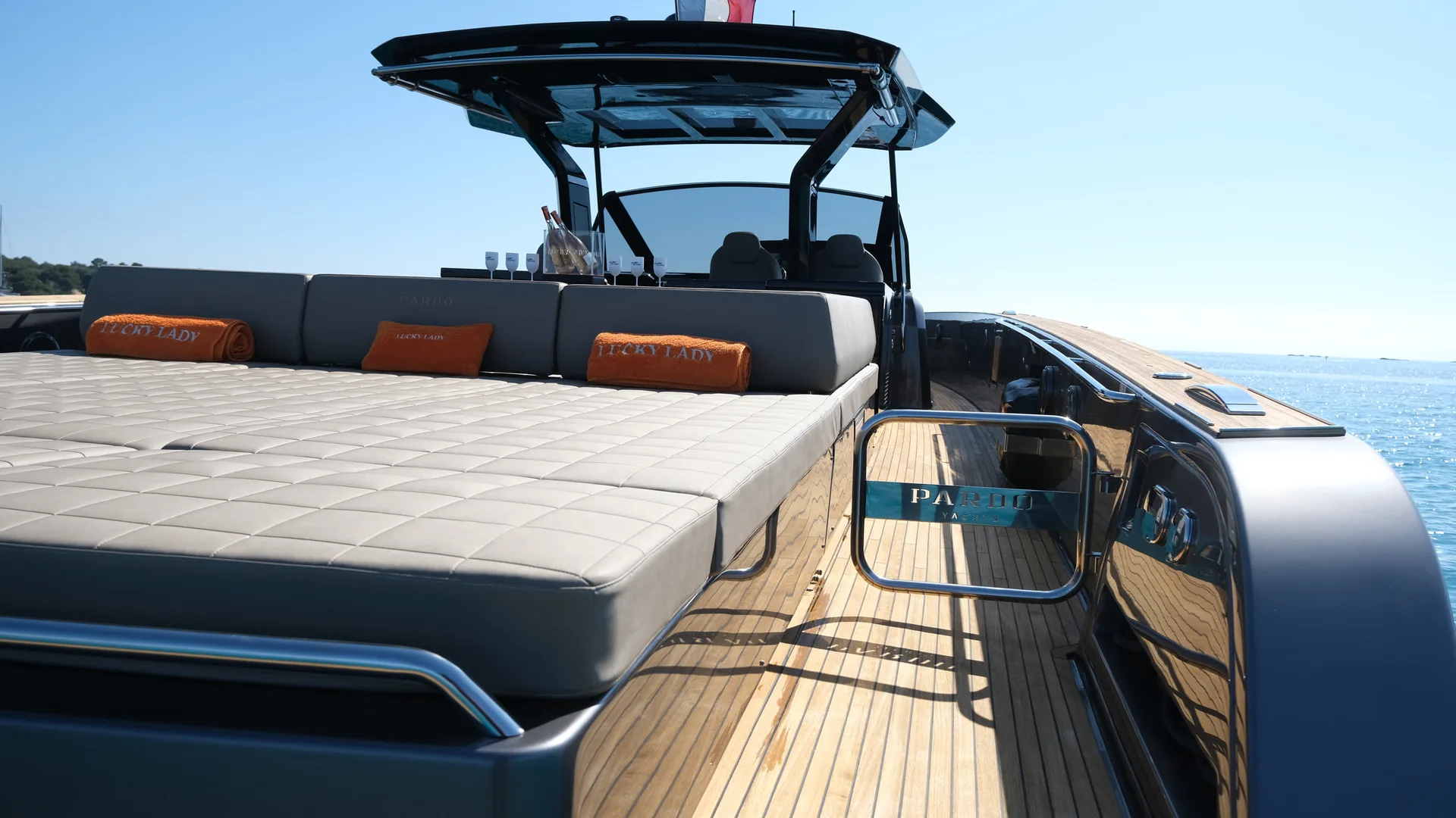 Photo 10 of yacht Pardo 50 - Pardo Yachts 16m walkaround