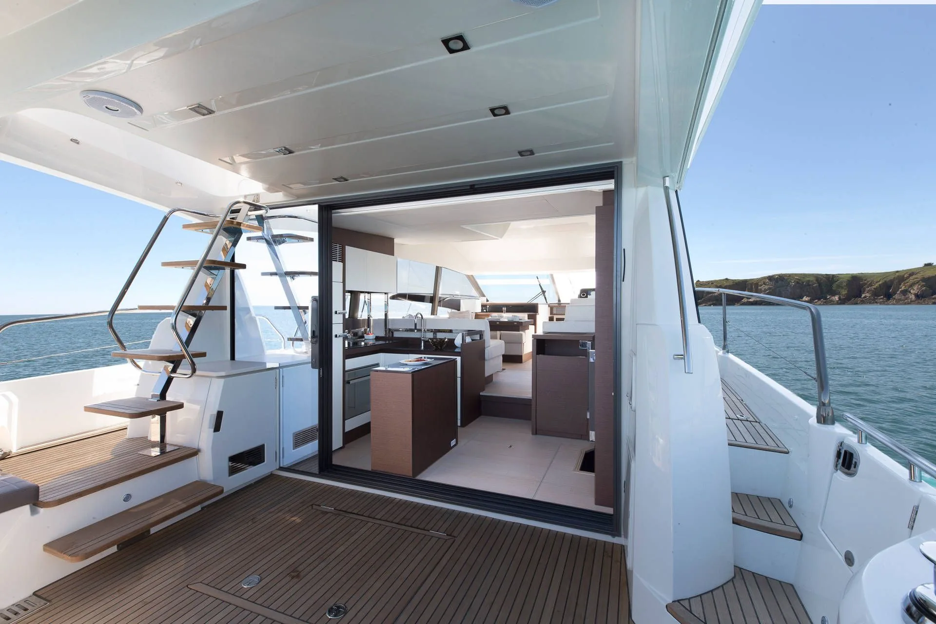 Photo 3 of yacht Prestige 520 Fly - Prestige 520 Fly flybridge