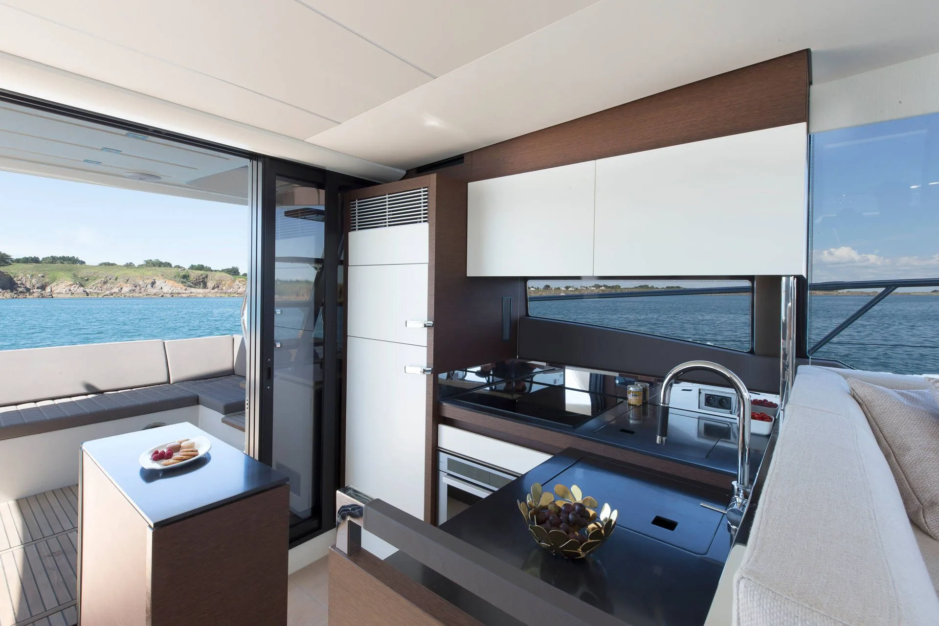 Photo 7 of yacht Prestige 520 Fly - Prestige 520 Fly flybridge