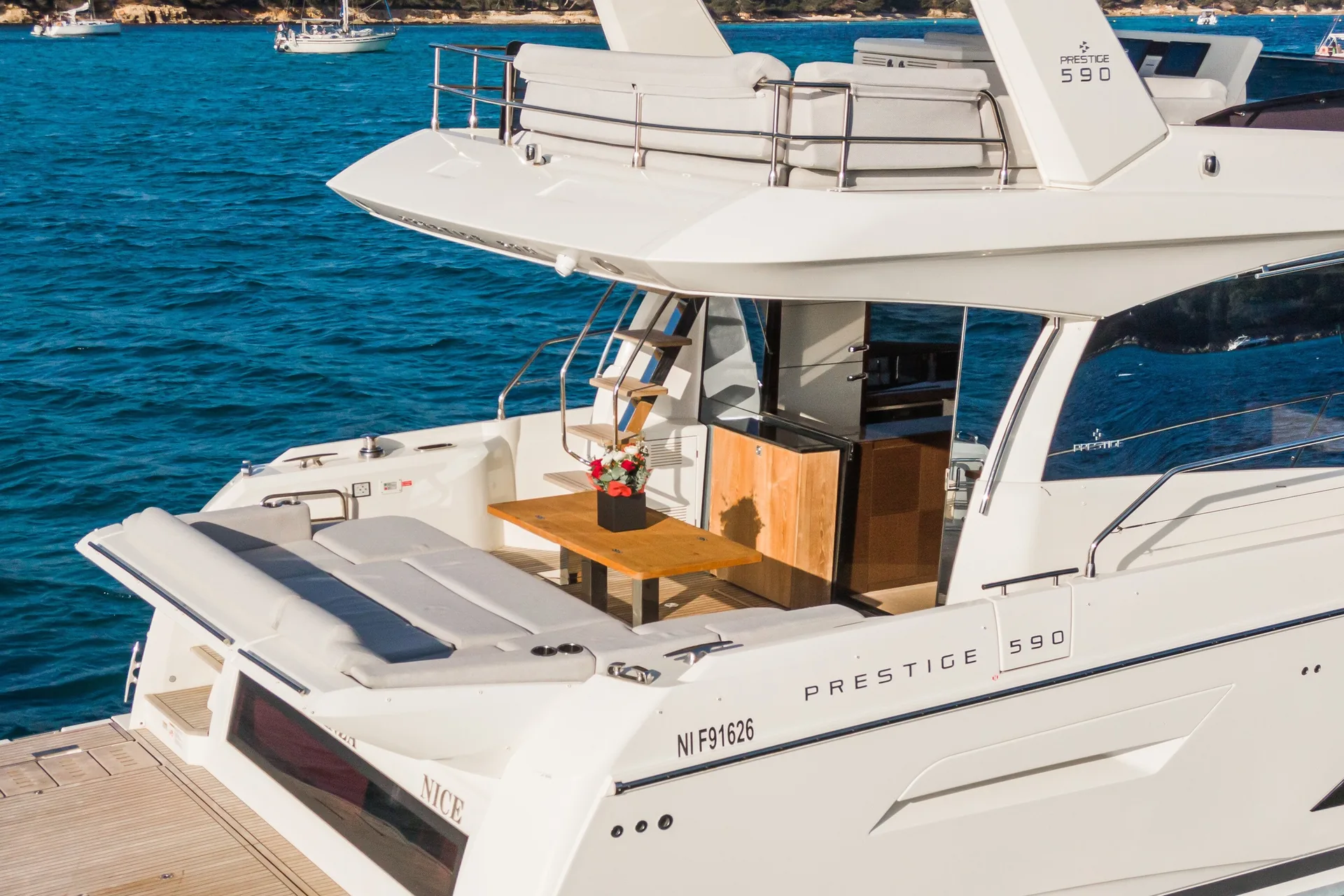 Photo 4 of yacht Prestige 590 - Prestige 590 flybridge 2020