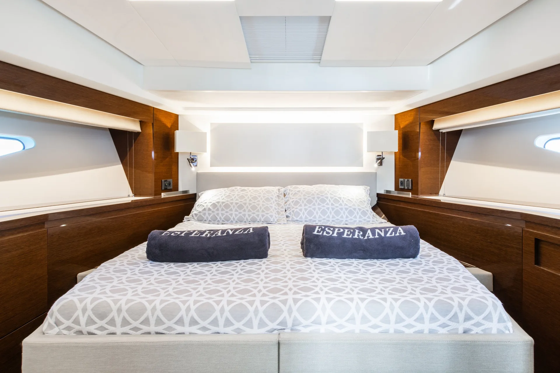 Photo 9 of yacht Prestige 590 - Prestige 590 flybridge 2020